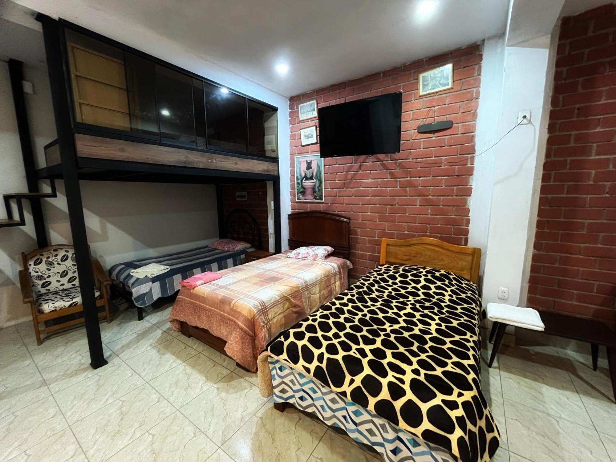 Ugarte Street Bed & Breakfast Trujillo Exterior photo
